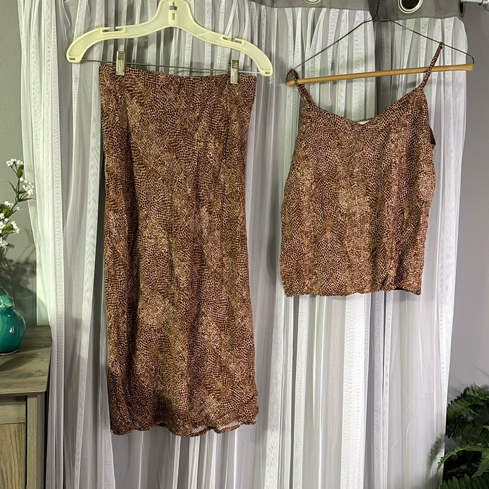 Brown and tan top and skirt set!